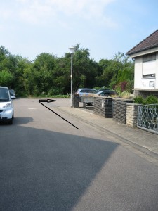 Vom kleinen Parkplatz zum Gartentor